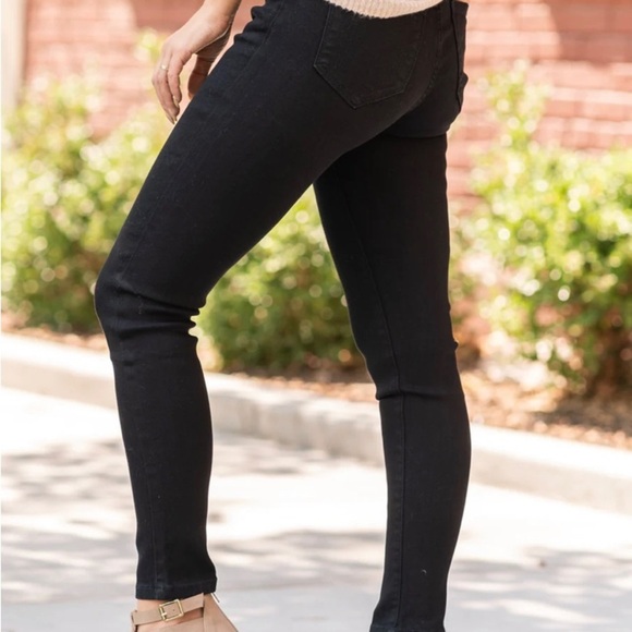 KanCan Denim - KanCan Mid-Rise Black Skinny Jeans, Size 3 #228